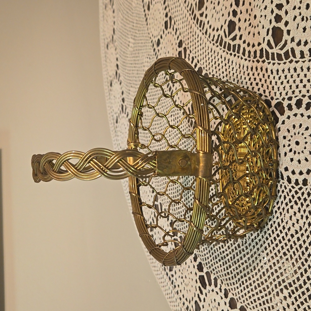 Vintage Metal Woven Wire Primitive Rustic Oval Brass Basket With Moving Handle